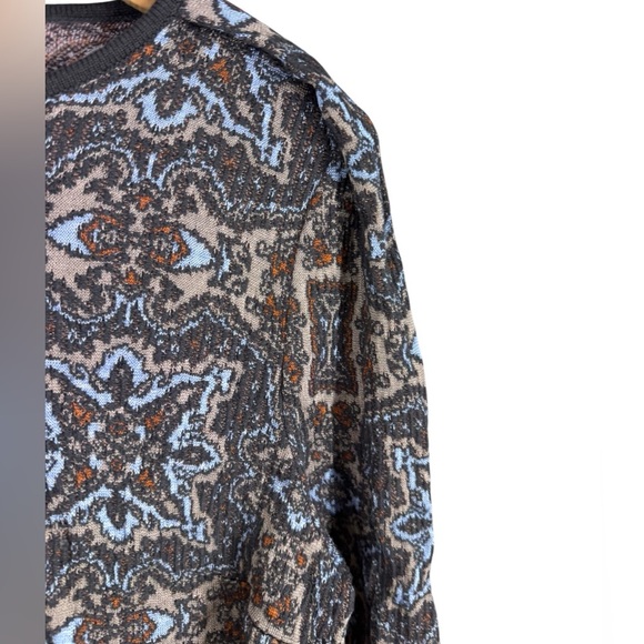 St John SoCa knit cardigan top with mid ruffle. large - Picture 4 of 5